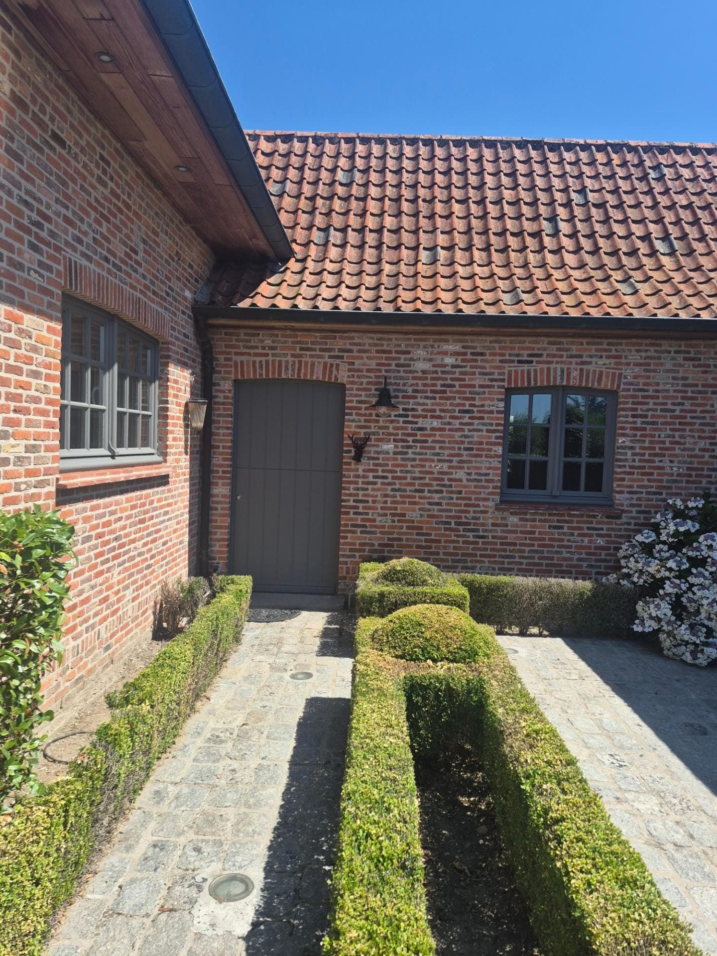 Buitenschilderwerk, geschilderde gevel